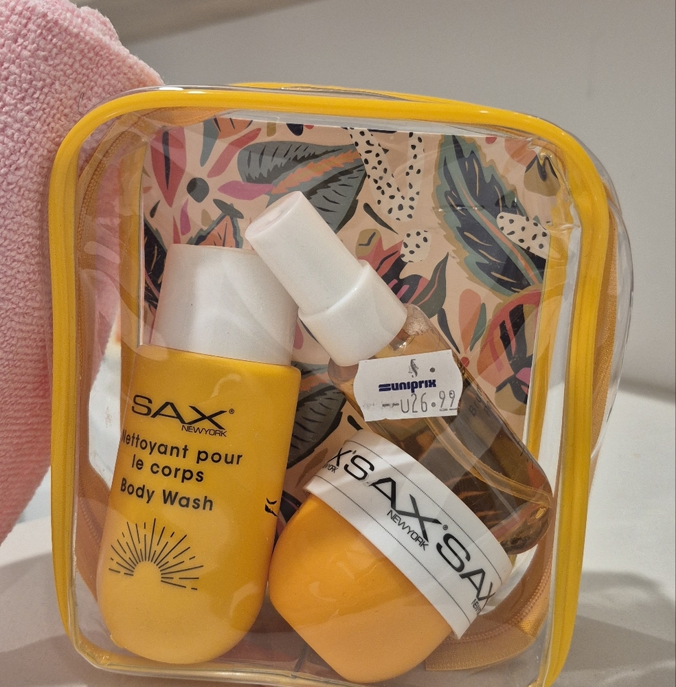 SAXX Yellow Body Wash and Spray Set